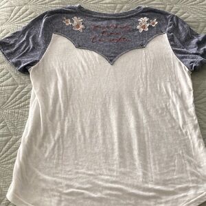 Ariat 55% cotton 45% polyester short sleeve shirt